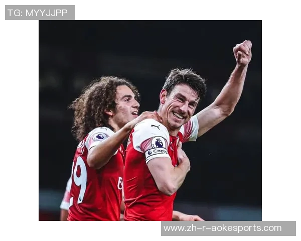 甜蜜瞬间盘点那些闪耀赛场的足球球星与恋人浪漫日常